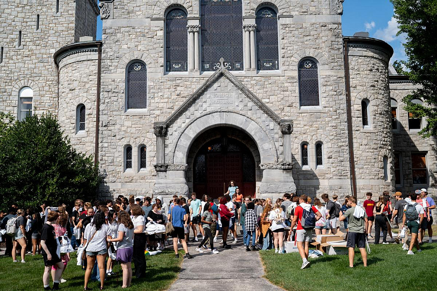 move in, day of service, welcome week orientation 2023 candid