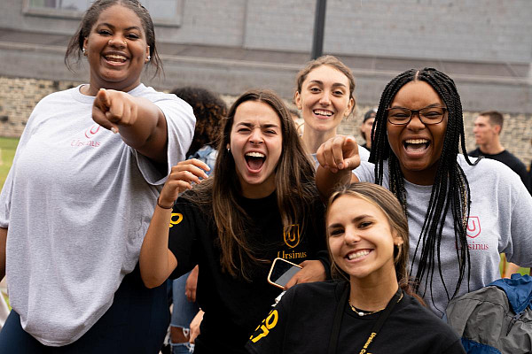 move in, day of service, welcome week orientation 2023 candid