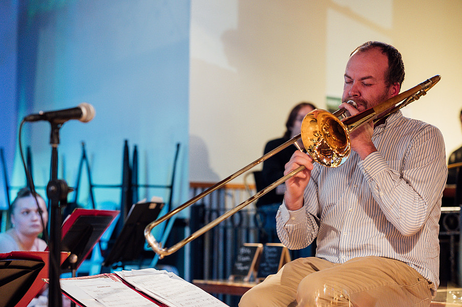 Prof. Brian Langdon takes a solo with the UC Jazz Ensemble at Troubles End Brewing