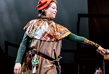 Sophia Bush '26 (left) as Peter Pan; Annie Zulick '25 (right) as Captain Darling.