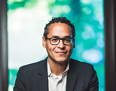 Roosevelt Montás will address the Class of 2023 during commencement.