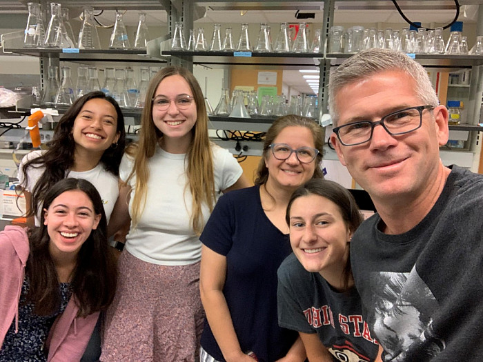 Dr. Dale Cameron, Nikole Fandino Pachon, Dr. Christina Kelly & Cameron Lab