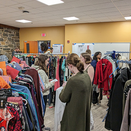 Participants shopping at a BearShare event.