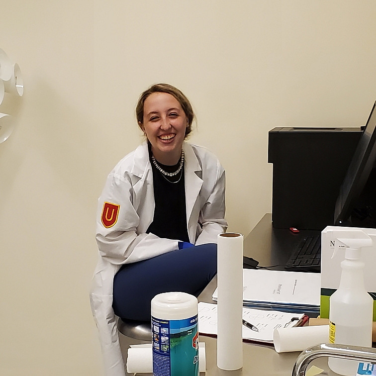 Mya Knappenberger in the HaMM and SkM laboratory