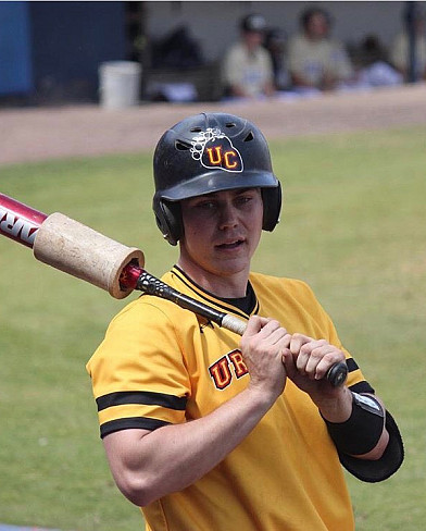 Photo of Andrew Roesch playing baseball
