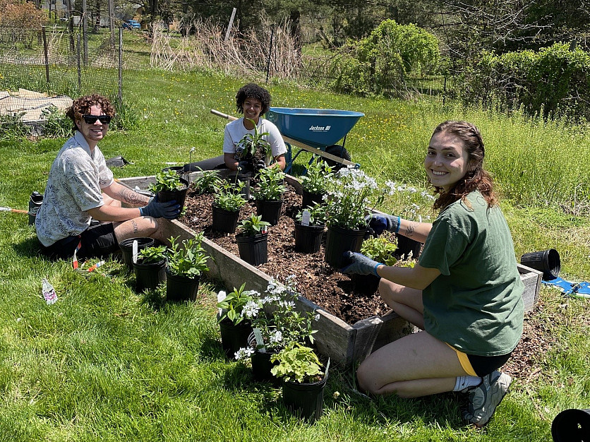 Students planting a farm plot 2022